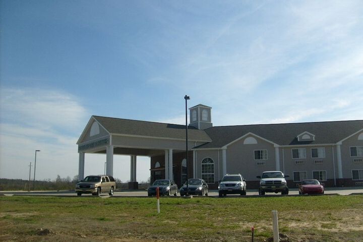 Heritage Inn & Suites