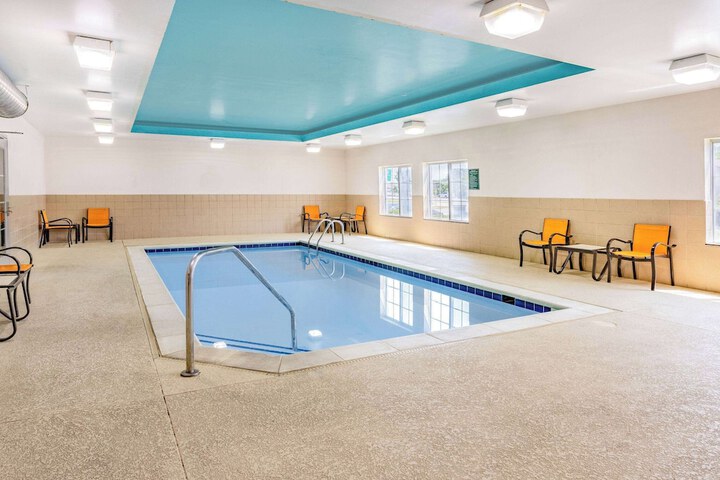 Pool 5 of 33