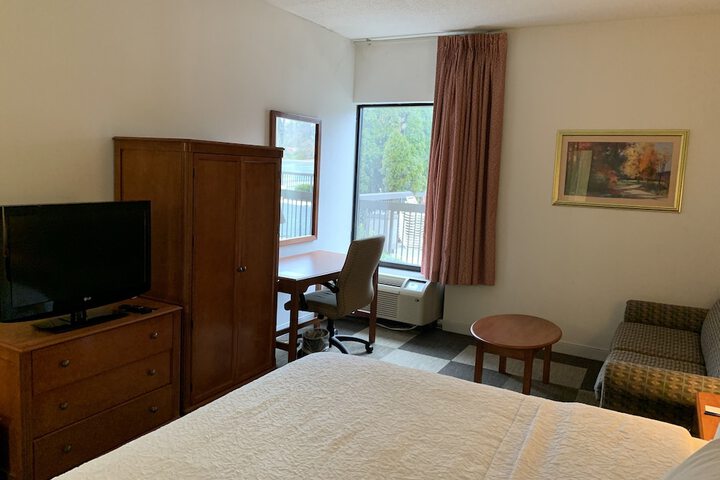 Room 64 of 97