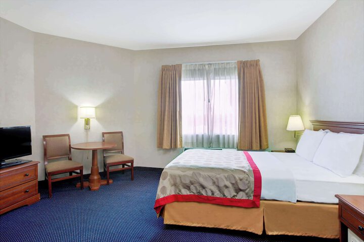 Room 12 of 38