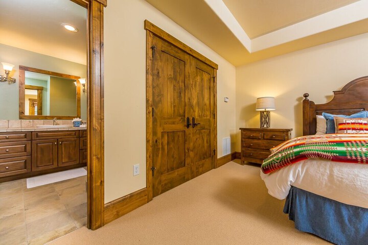 Room 95 of 137