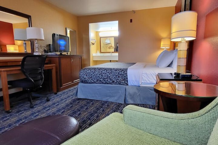 Olympic Inn & Suites