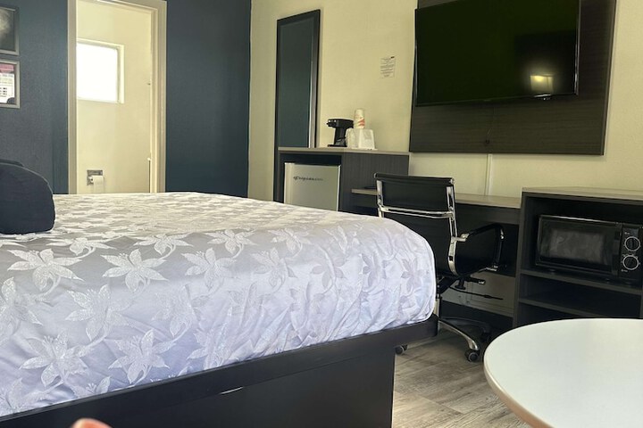 Room 10 of 34