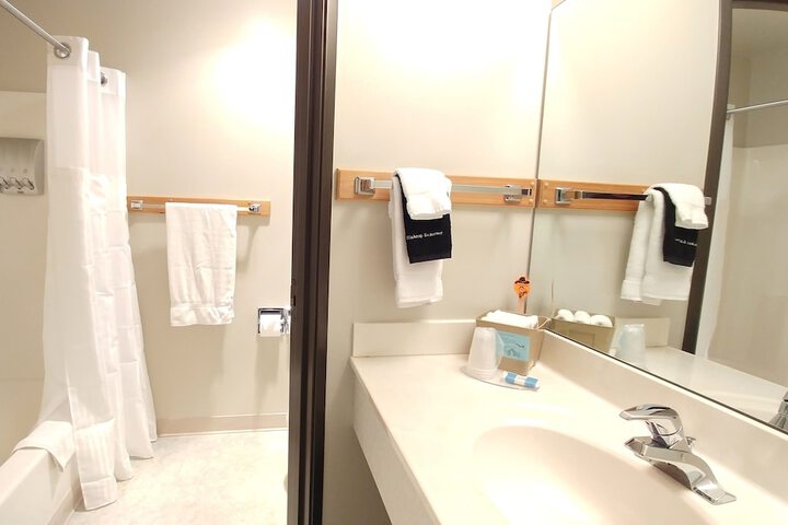 Room 34 of 71