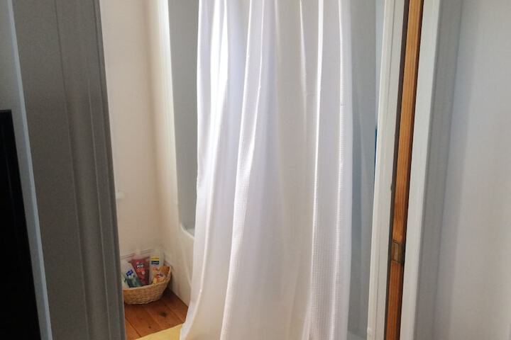 Room 18 of 21