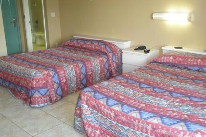 Room 28 of 35