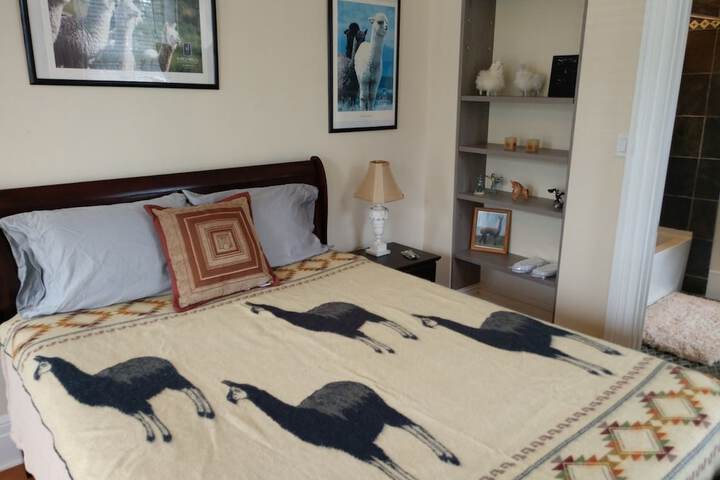 Room 7 of 32