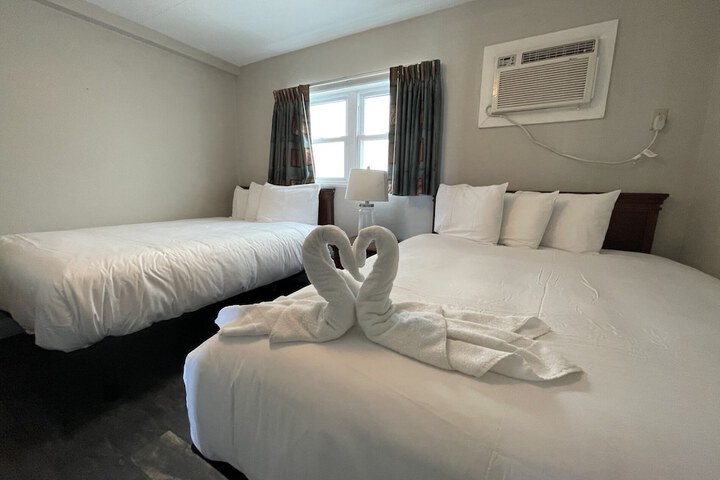 Room 11 of 20