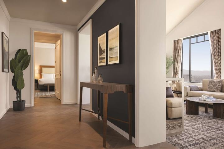 Room 73 of 278