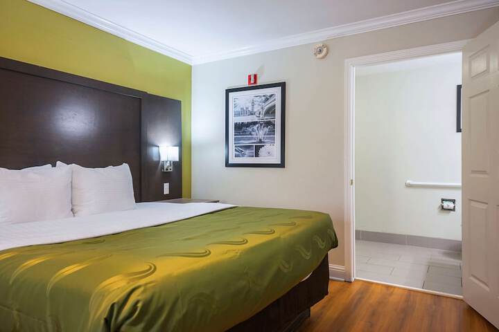 Room 20 of 34