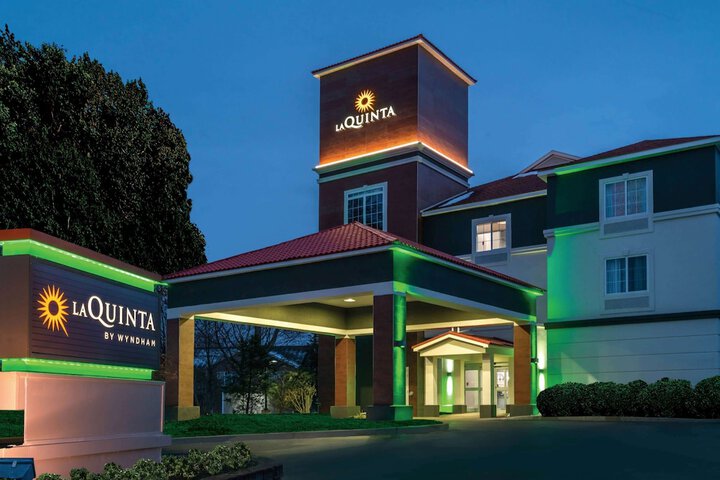 Hotel 2 of 33