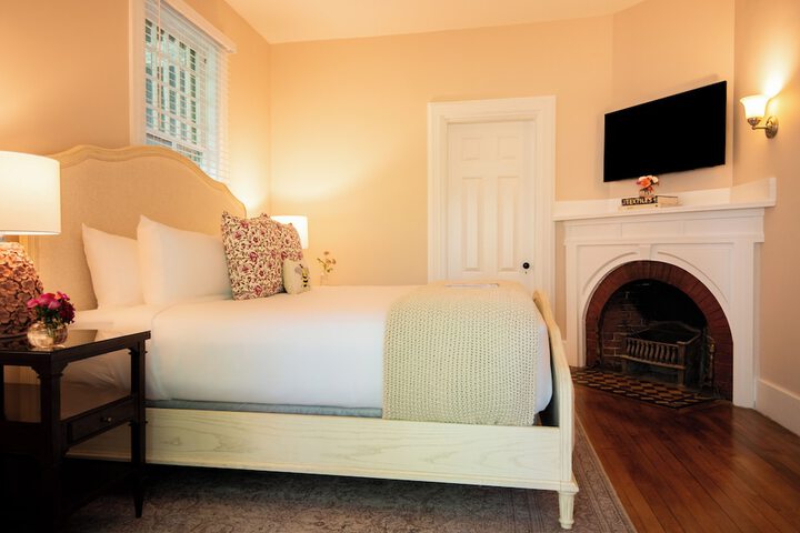 Room 27 of 109