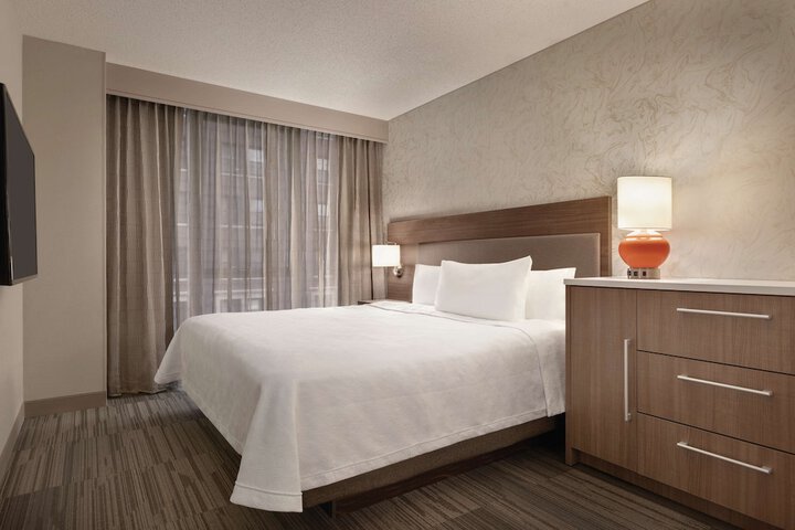 Room 33 of 42
