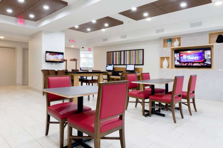 Holiday Inn Express & Suites Hood River by IHG