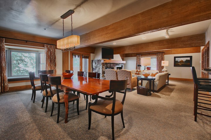 Stein Eriksen Lodge
