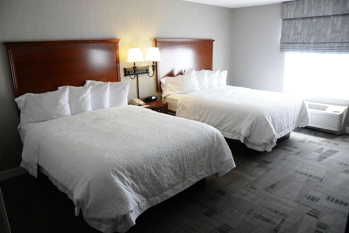 Room 10 of 38