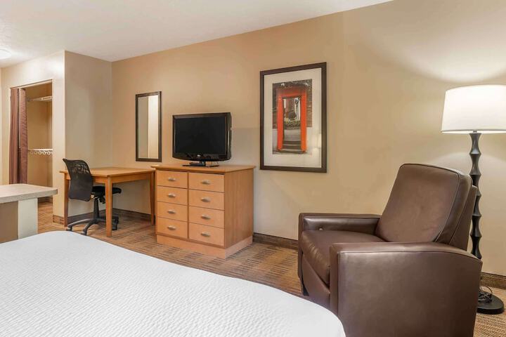 Room 32 of 37