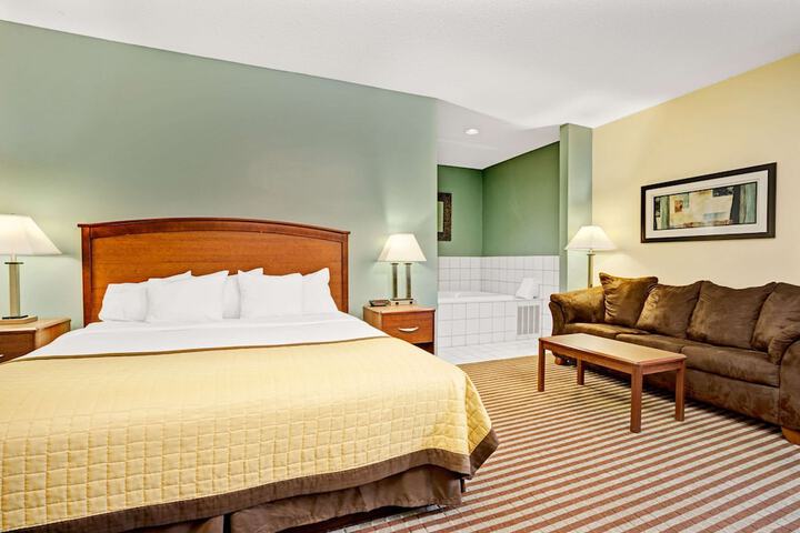 Room 6 of 16