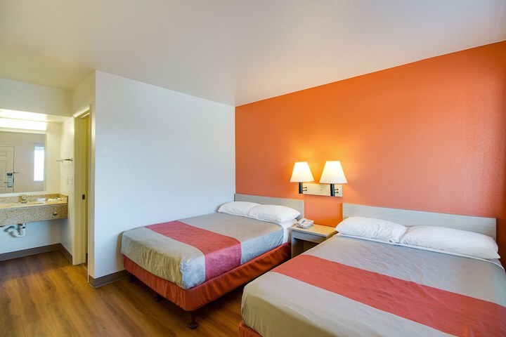 Room 19 of 28