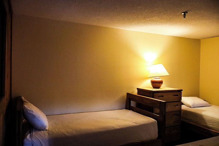 Room 48 of 69
