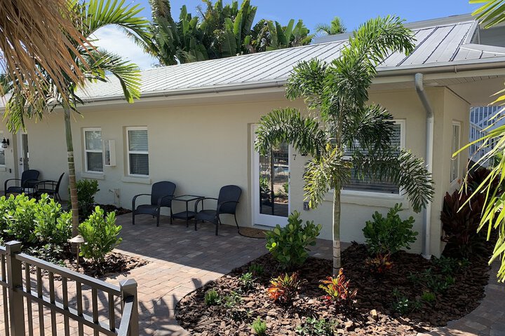 Twin Palms at Siesta