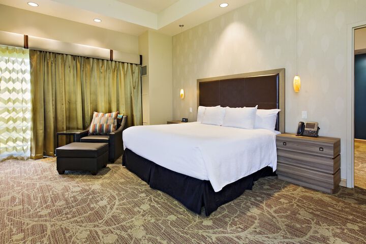 Room 15 of 77