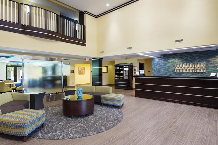 Best Western Plus Birmingham Inn & Suites
