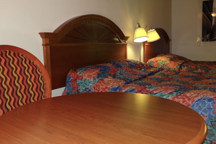 Room 5 of 25