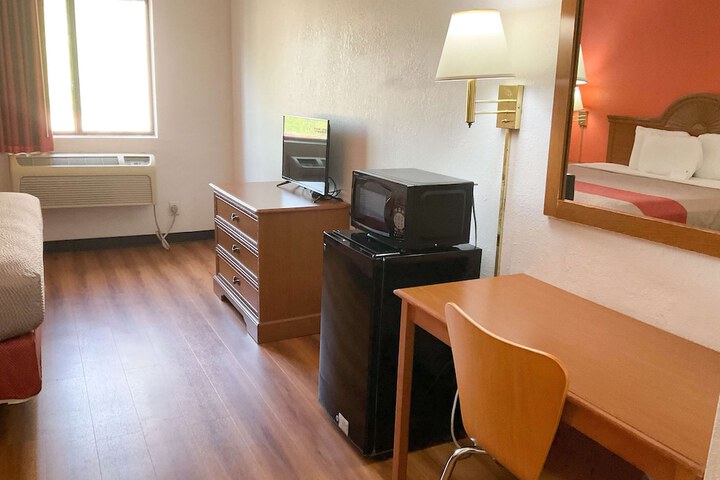 Room 19 of 26