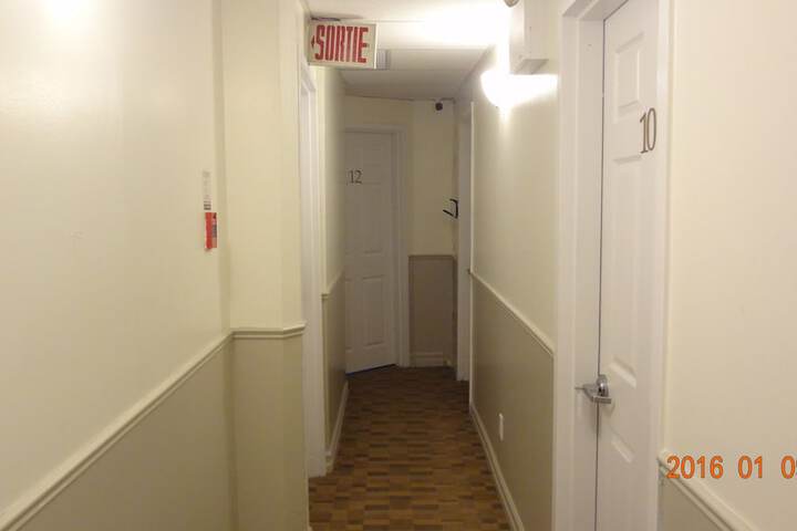 Ballroom/Hall 70 of 71