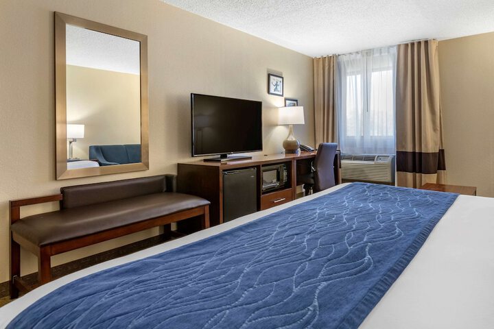 Room 34 of 62