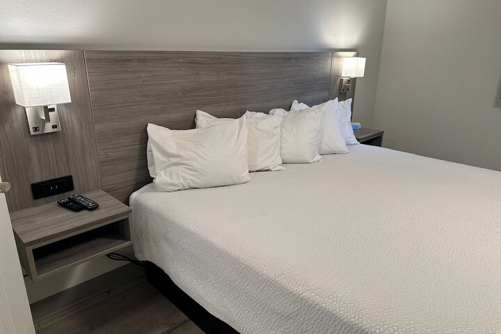 Room 62 of 124