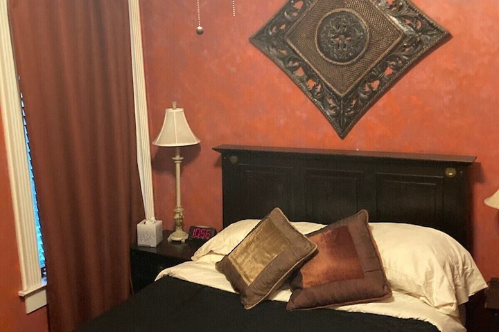 Room 83 of 102
