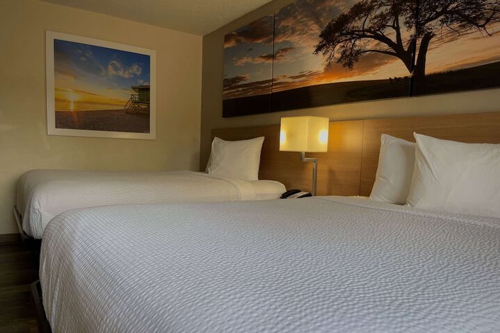 Room 17 of 28
