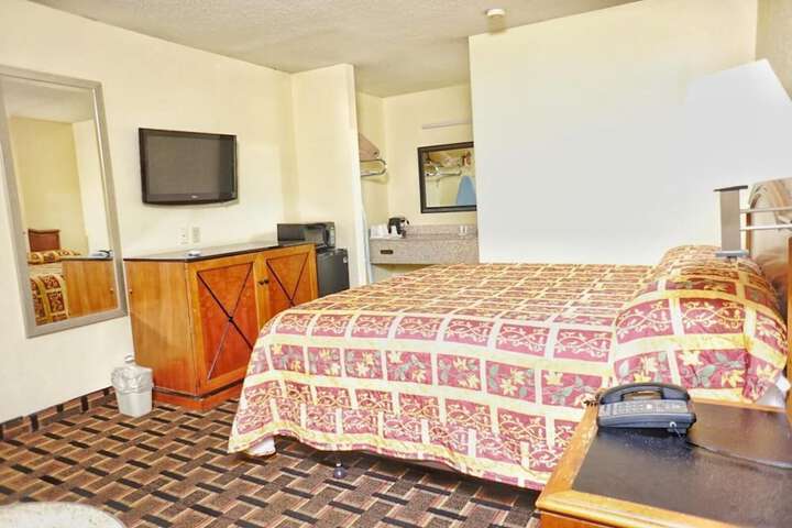 Room 9 of 13