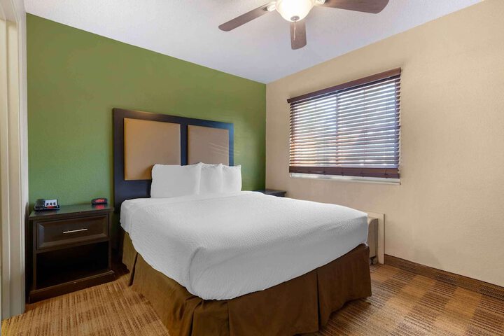 Room 34 of 37