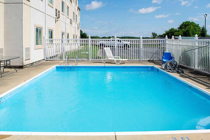 Motel 6 Seymour IN - North