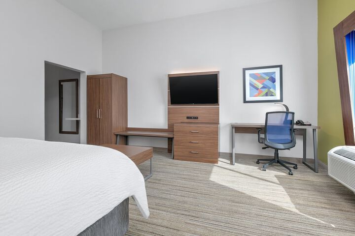 Room 27 of 41