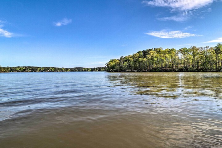 Discover Lakeside Bliss at Jackson Lake!