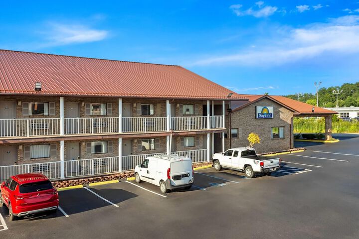 Days Inn by Wyndham Huntington