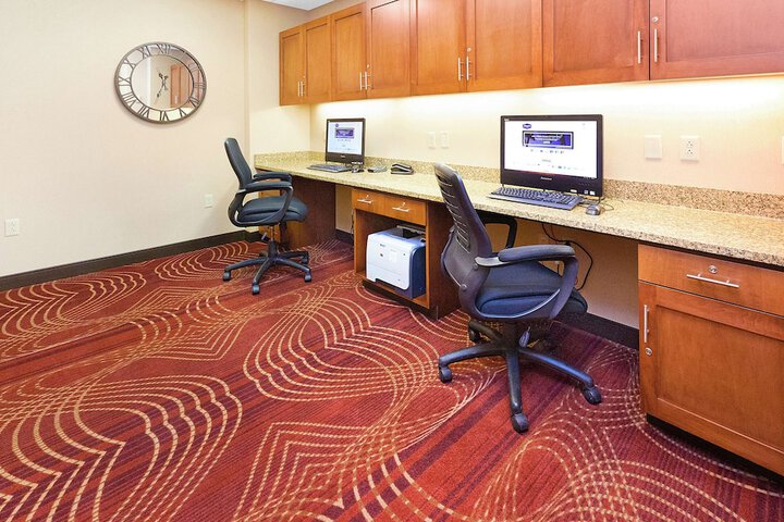 Business Center 52 of 52