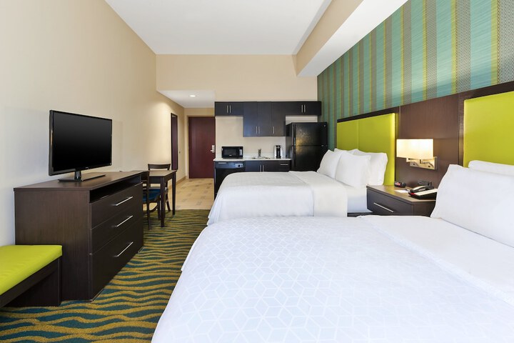 Room 25 of 53