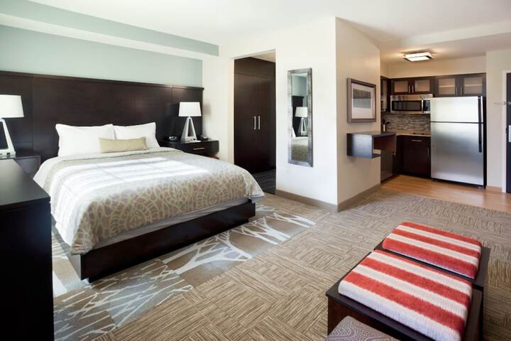 Staybridge Suites Marquette by IHG