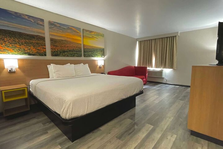 Room 25 of 29