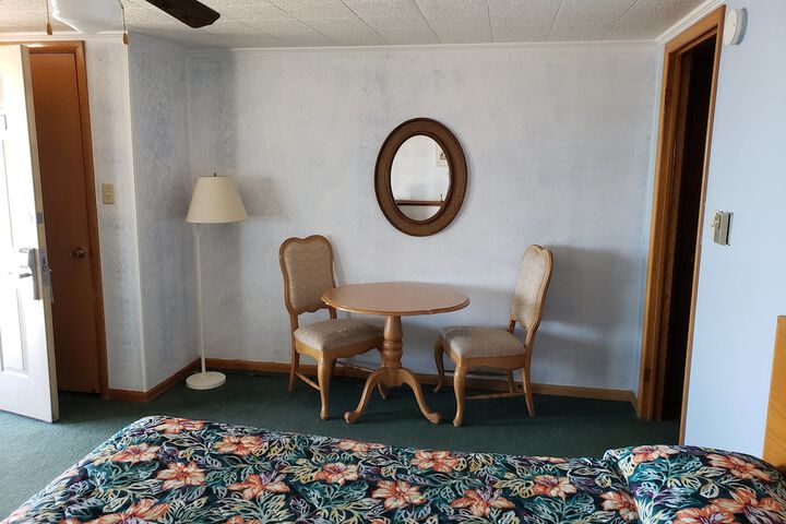 Algoma Beach Motel