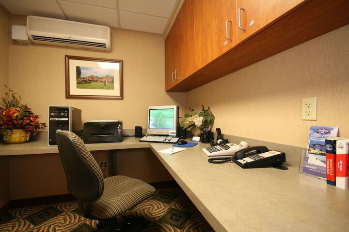 Business Center 70 of 71