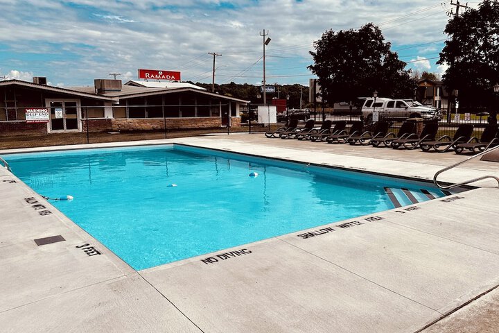 Pool 5 of 37