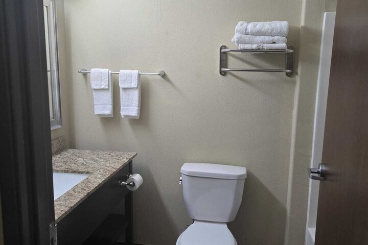 Karnes City Lodge