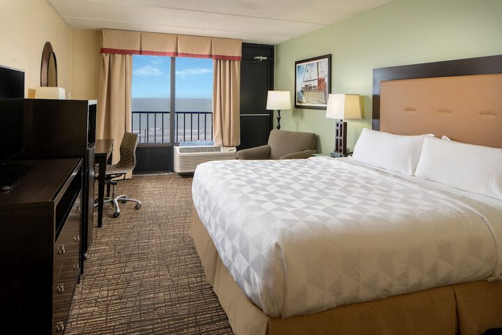 Room 33 of 61