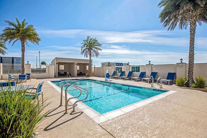 La Quinta Inn & Suites by Wyndham Corpus Christi - Portland